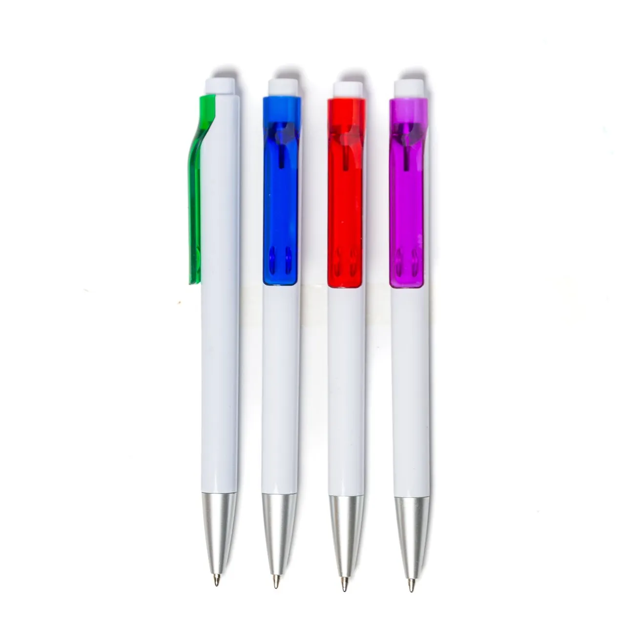 Bolígrafo Retractil Cuerpo Blanco Clip Color. (GP1334)