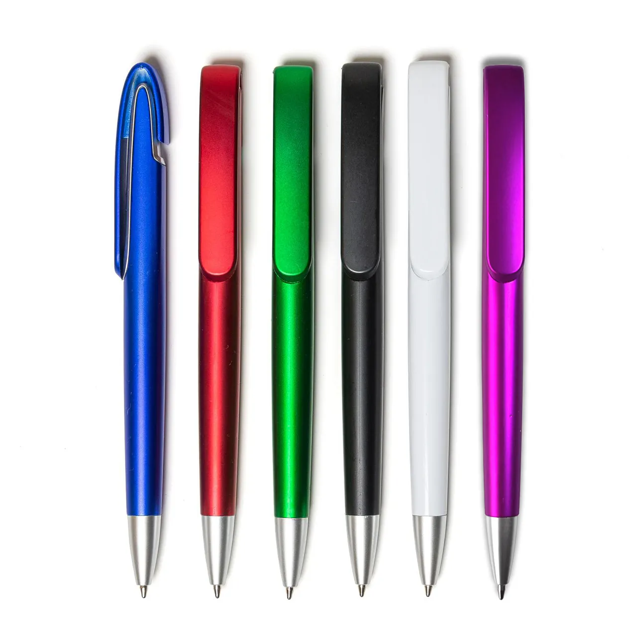 Bolígrafo retractil clip curvo. (GP5894)